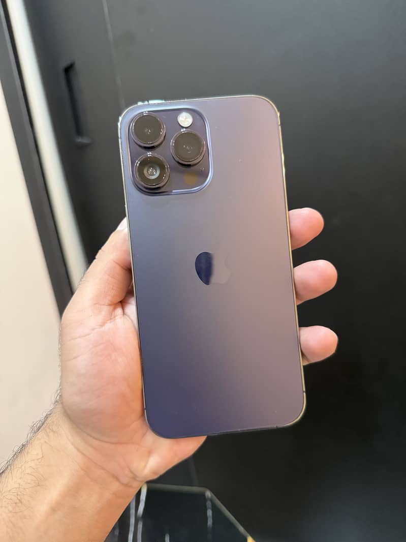Apple iPhone 14 Pro Max 12