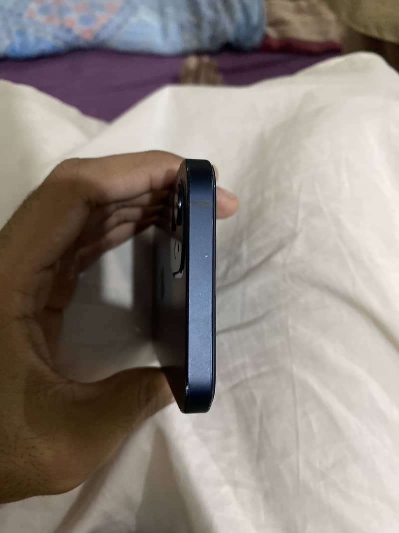Apple iPhone 12 3
