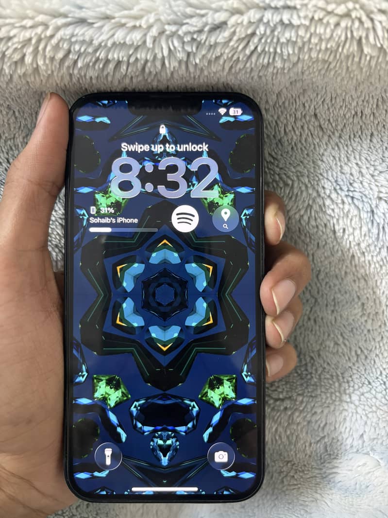 Apple iPhone 13 0