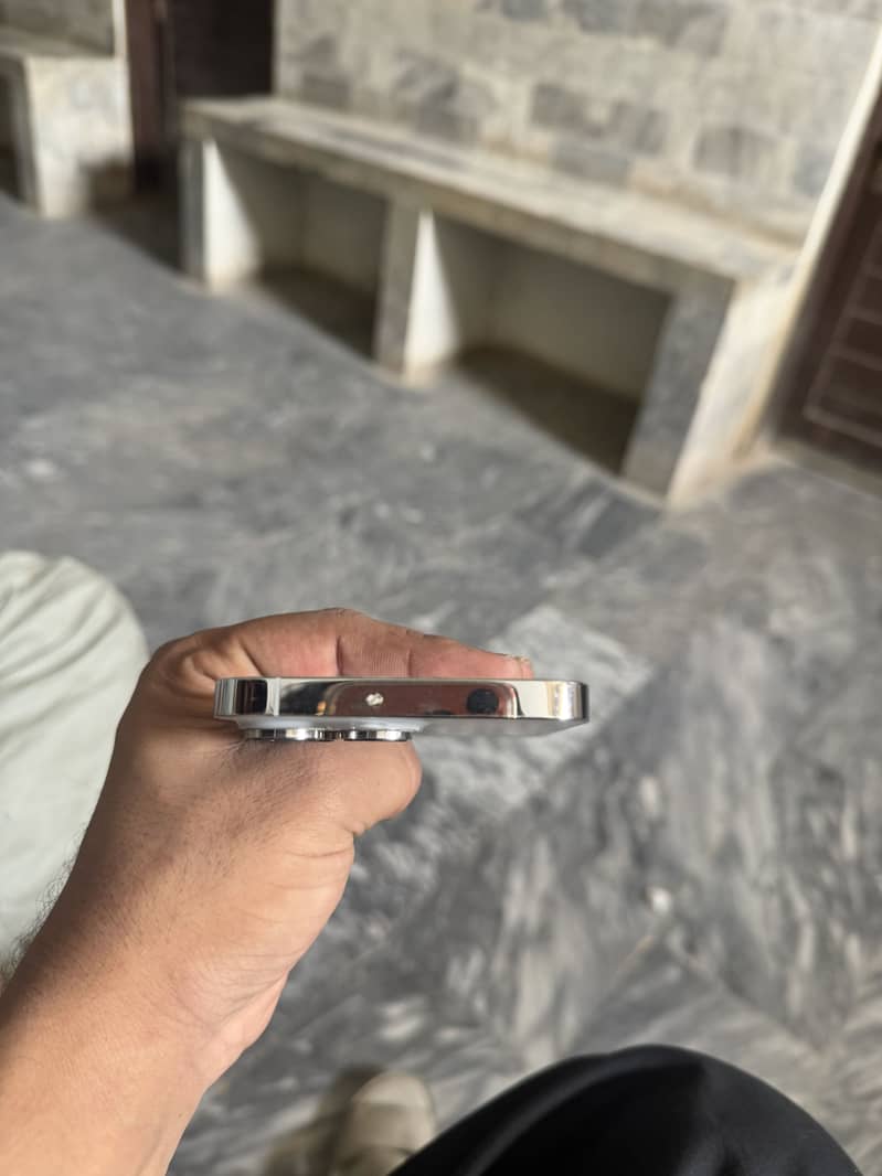 Apple iPhone 14 Pro Max 3