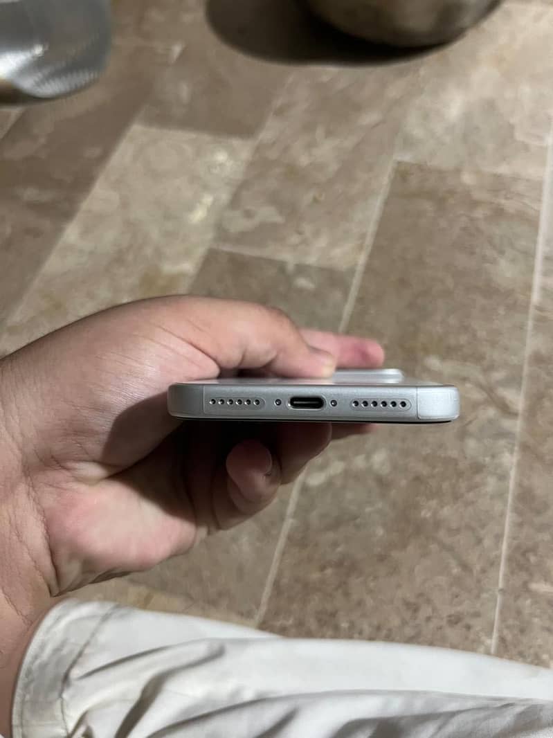 Apple iPhone 17 Pro Max 1