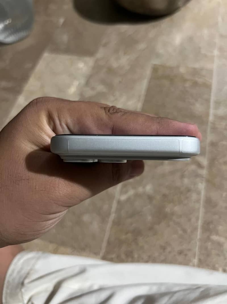 Apple iPhone 17 Pro Max 3