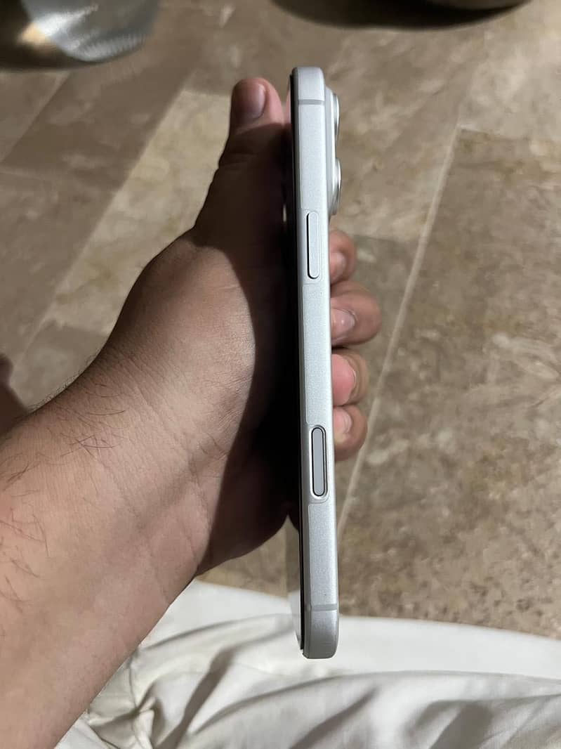Apple iPhone 17 Pro Max 6