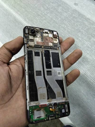 OPPO A95 es ki charging flex ni mali rahi hai