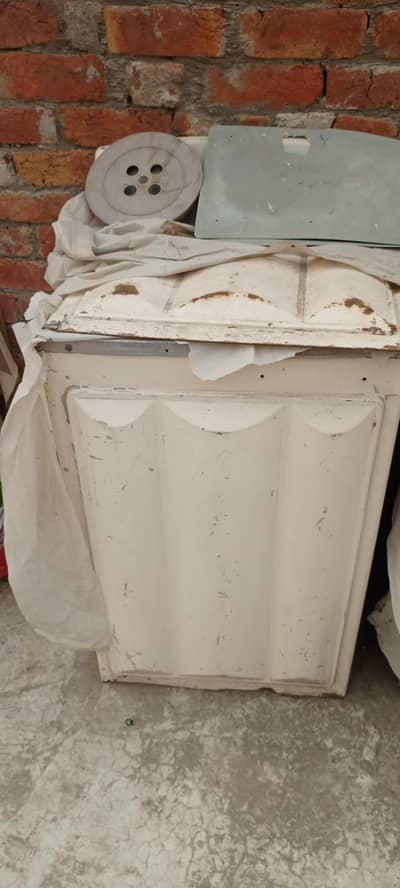 used wahing machine and spiner old is gold model full steel