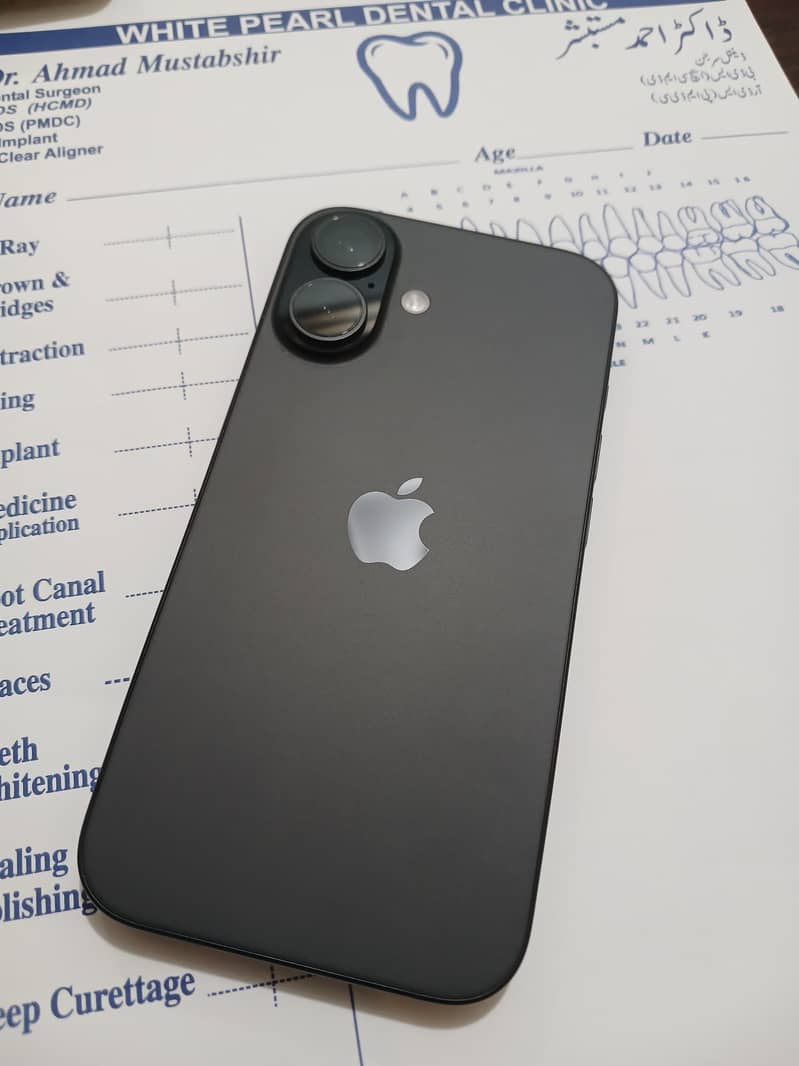Apple iPhone 16 6