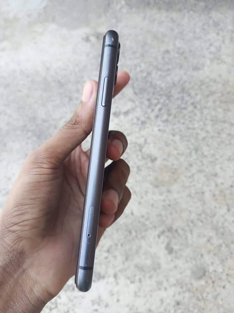 Apple iPhone 11 2