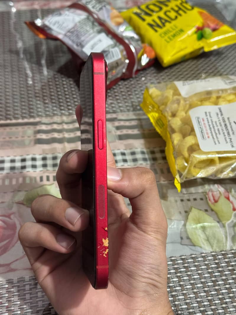 Apple iPhone 13 4