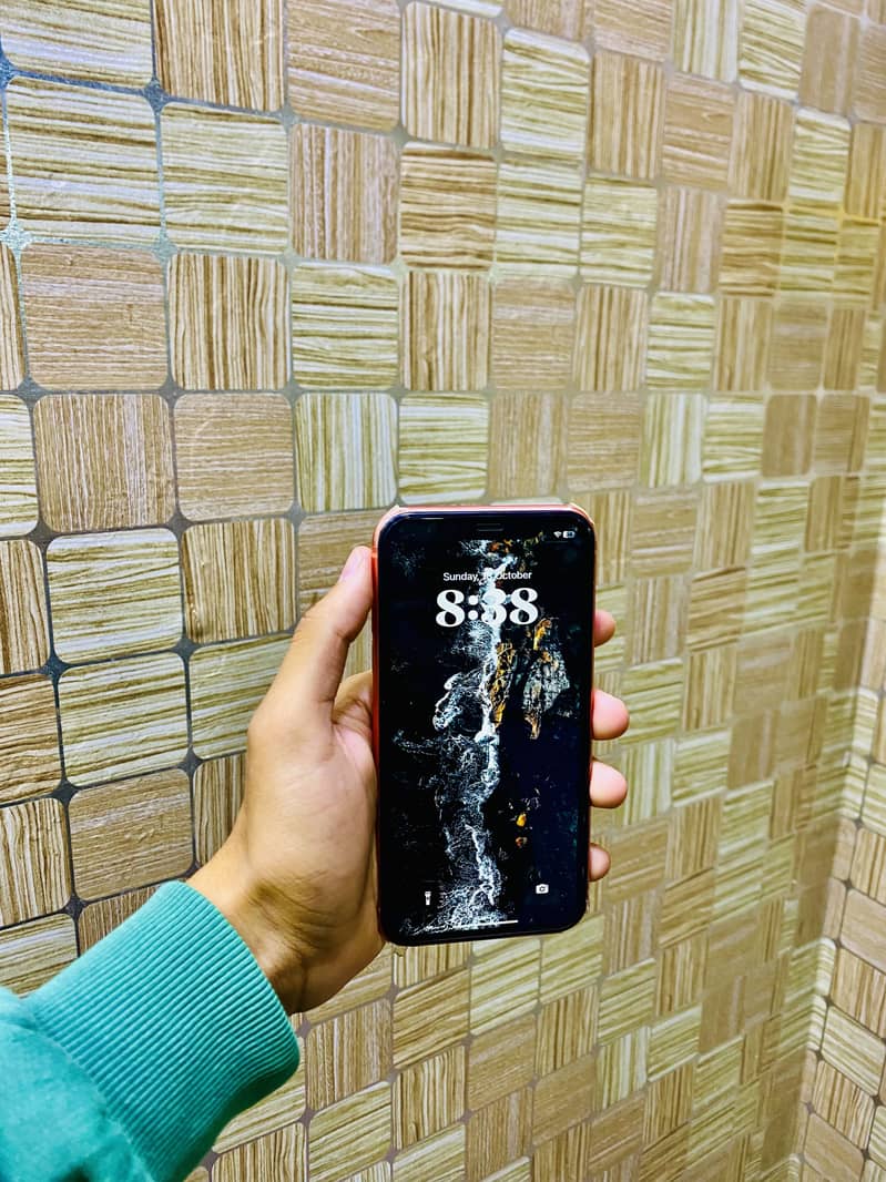 Apple iPhone XR  2