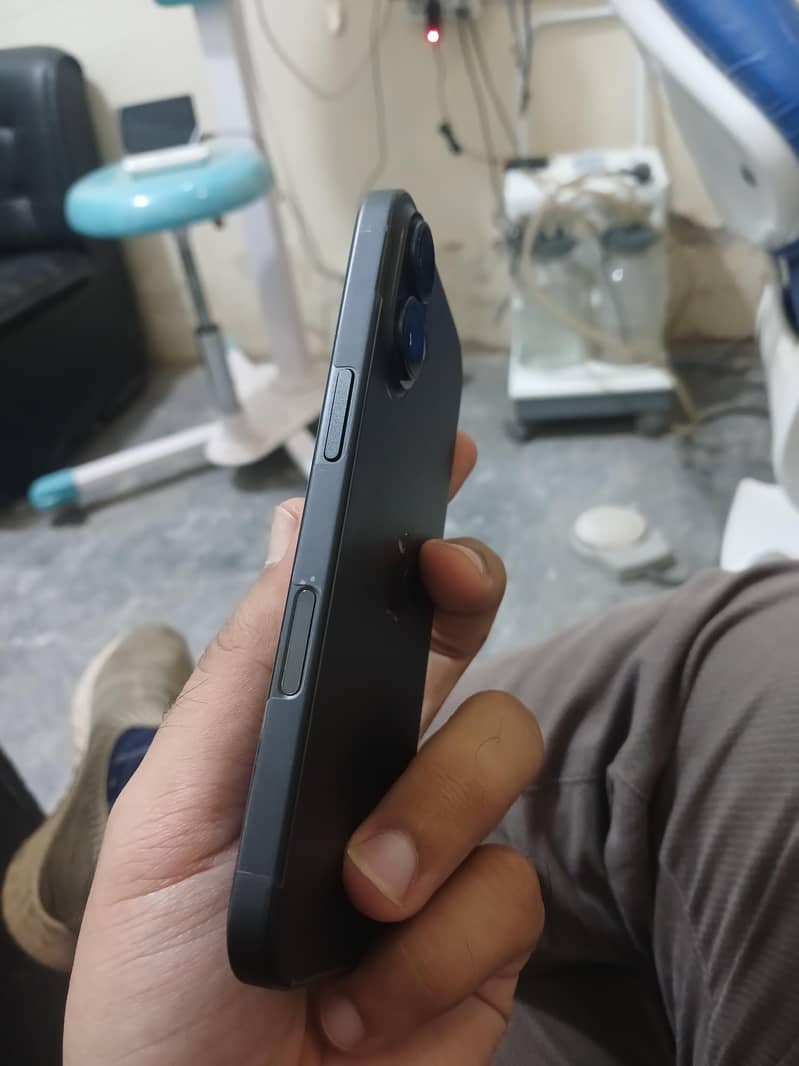 Apple iPhone 16 9