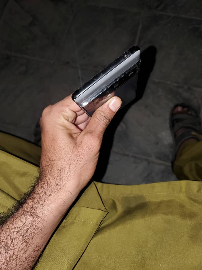 Google Pixel 6 Pro. 03257759452 Whatsapp 2