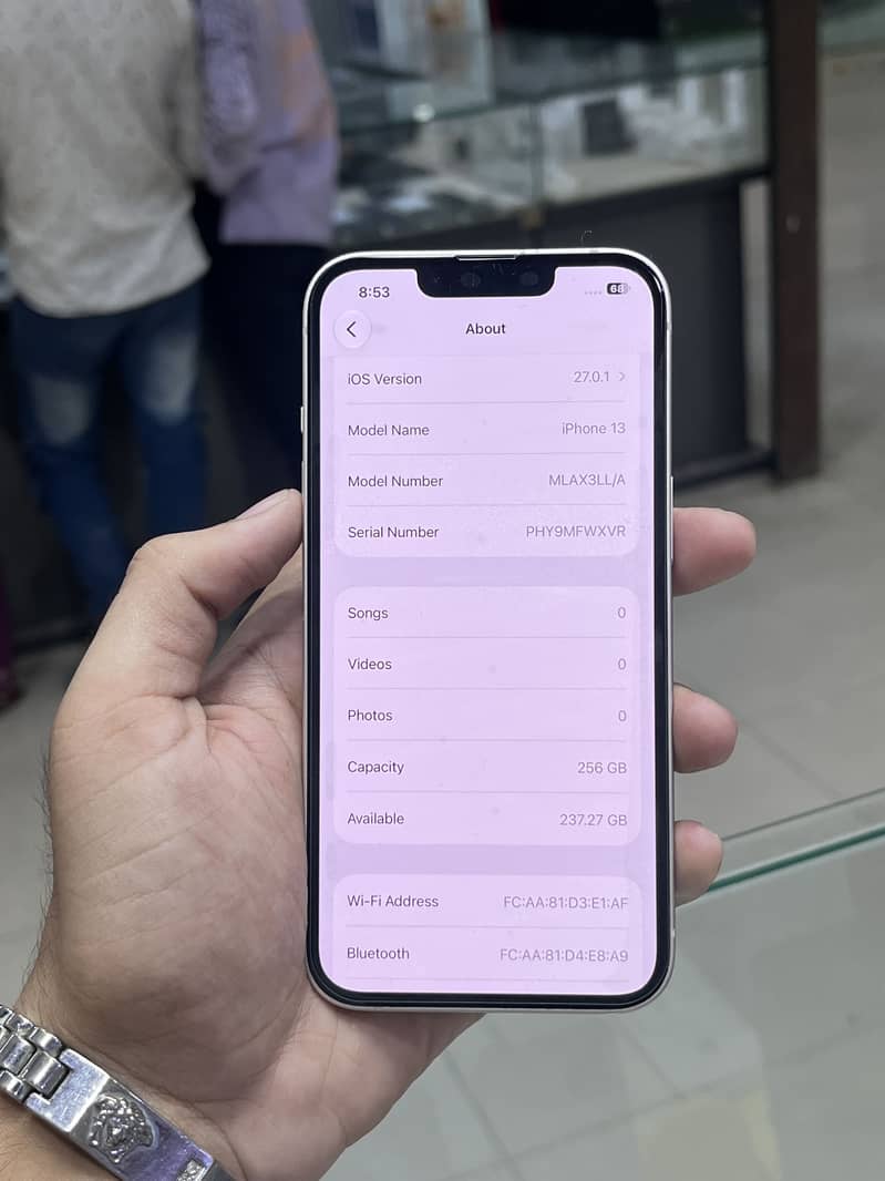Apple iPhone 13 0