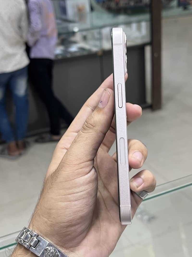 Apple iPhone 13 3