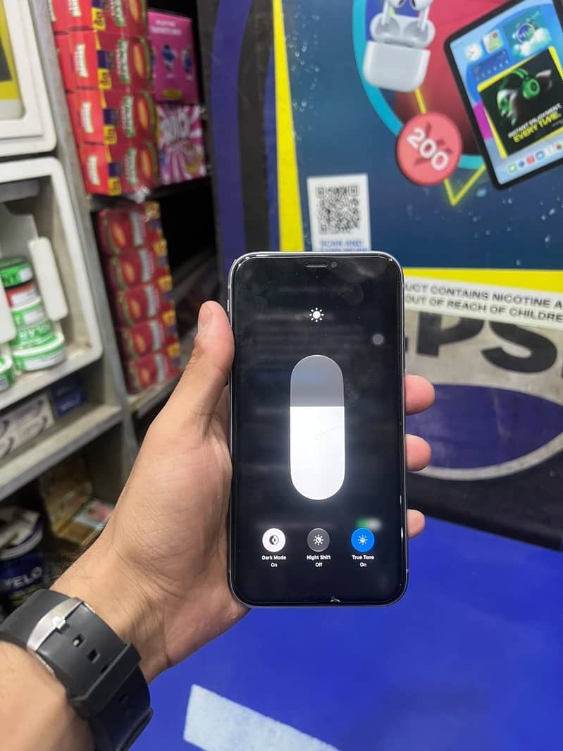 Apple iPhone 11 4