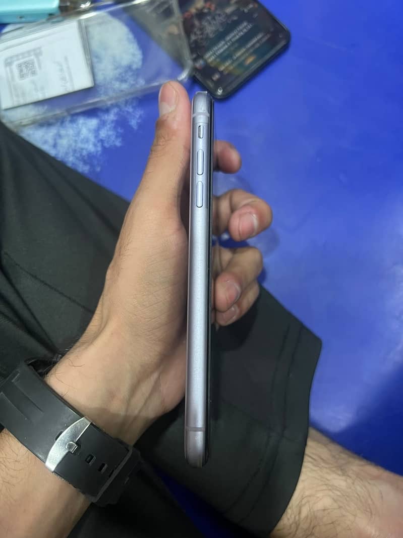 Apple iPhone 11 5