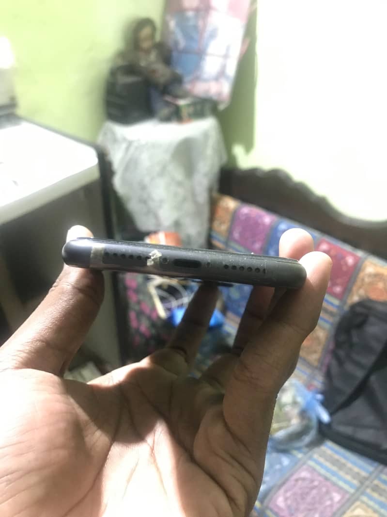 Apple iPhone 11 5