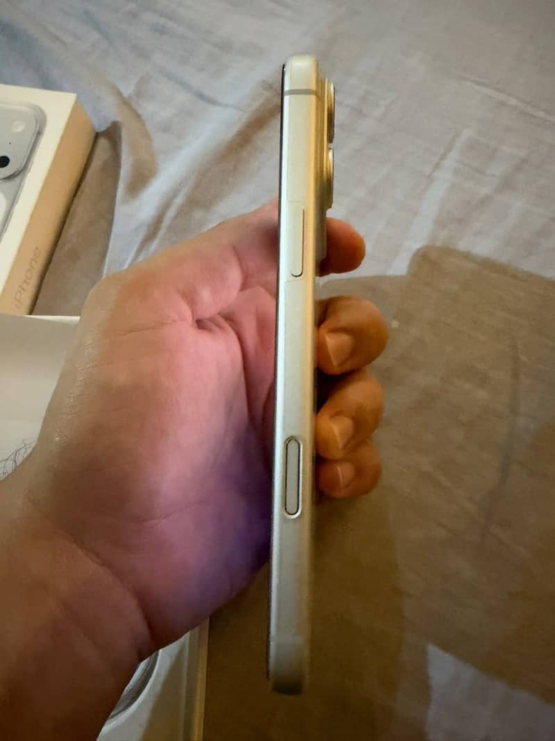 Apple iPhone 17 Pro Max 1