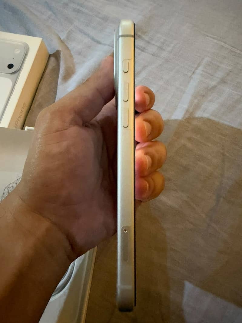 Apple iPhone 17 Pro Max 5
