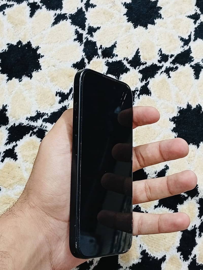Apple iPhone 15 7