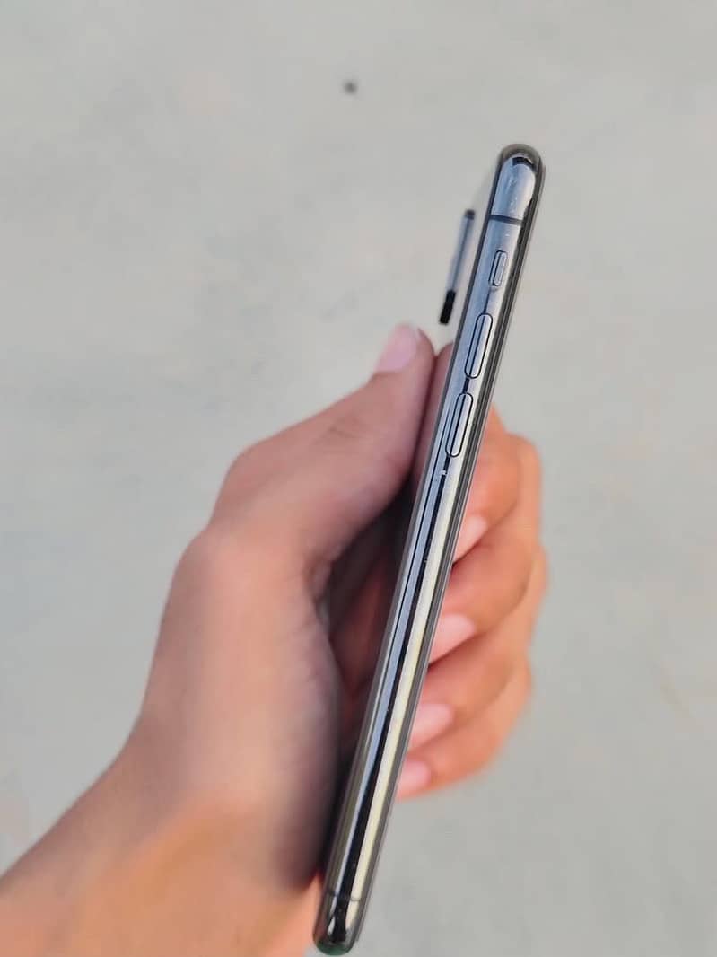 Apple iPhone X 2