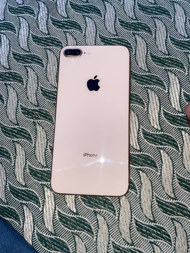 Apple iPhone 8 Plus 0