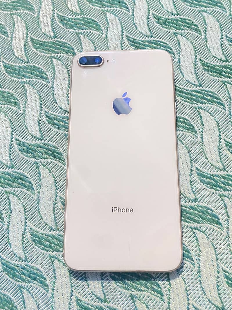 Apple iPhone 8 Plus 1