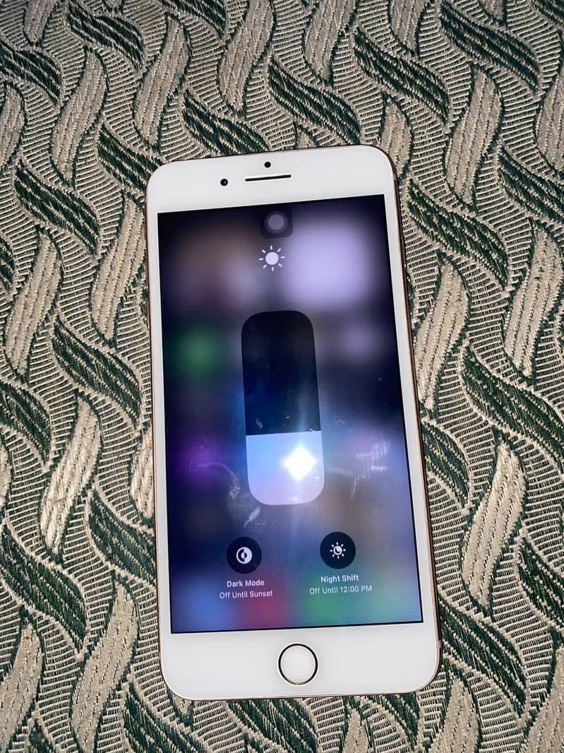 Apple iPhone 8 Plus 5