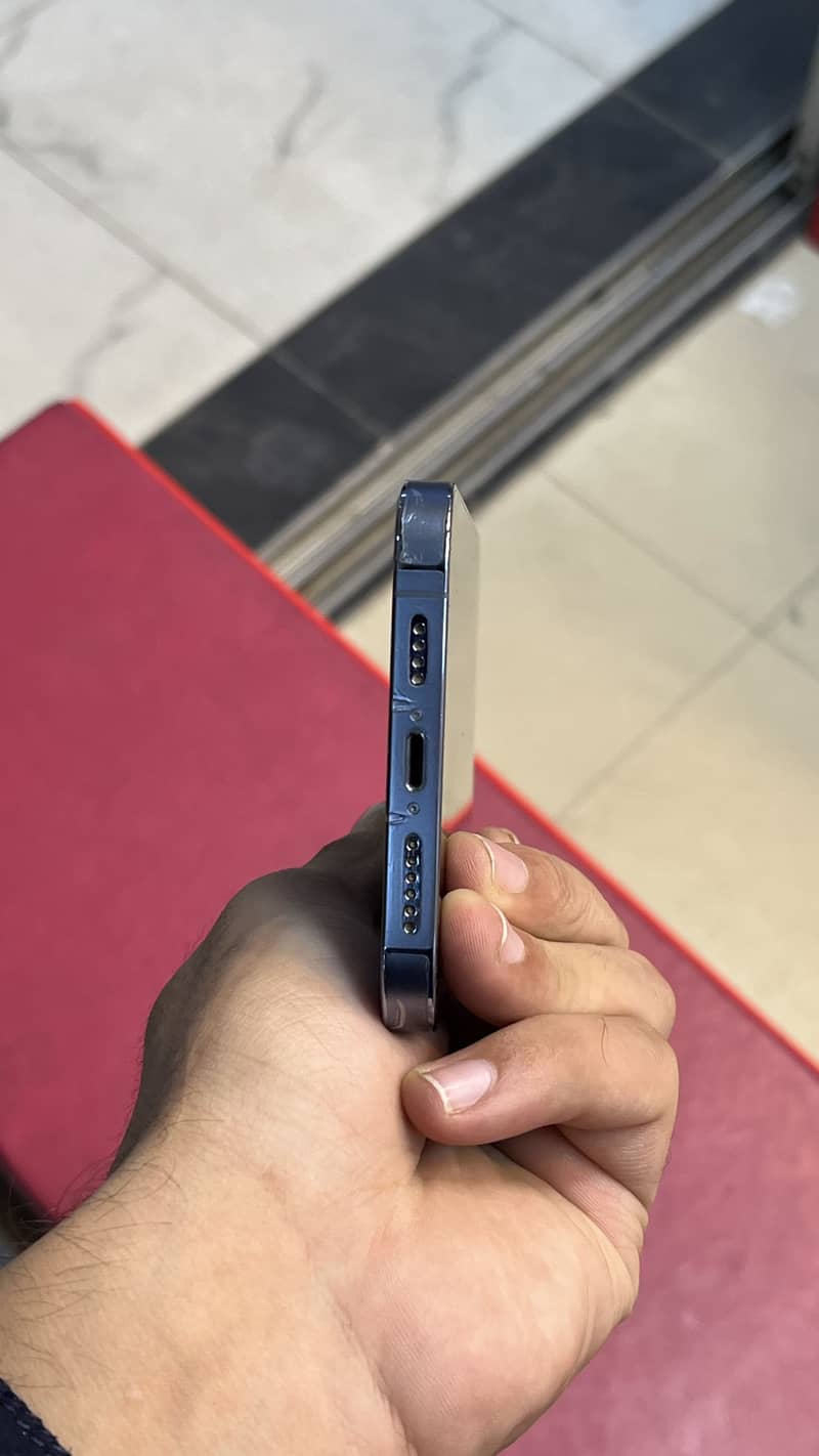 Apple iPhone 13 Pro Max 1