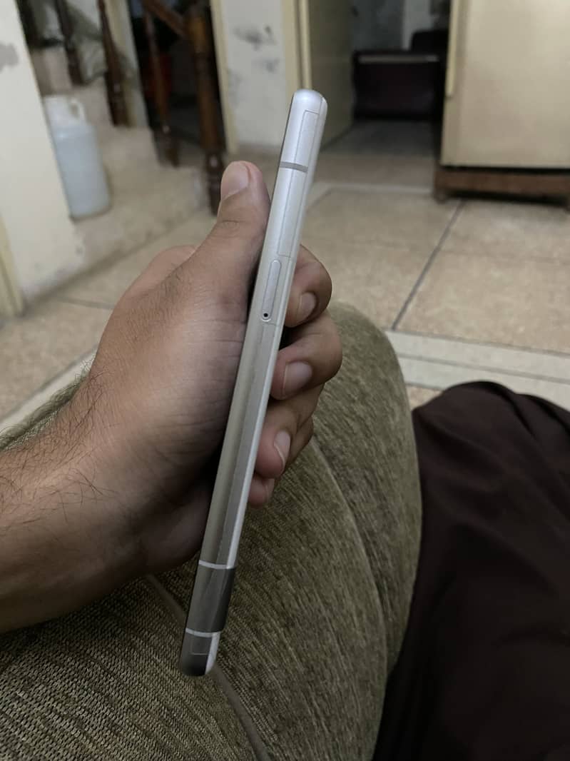 Google Pixel 7a 4