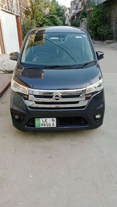 Nissan Dayz Highway Star 2014 gunion paint