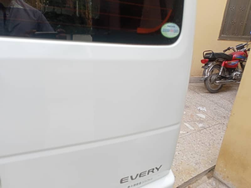 Suzuki Every 2012 10