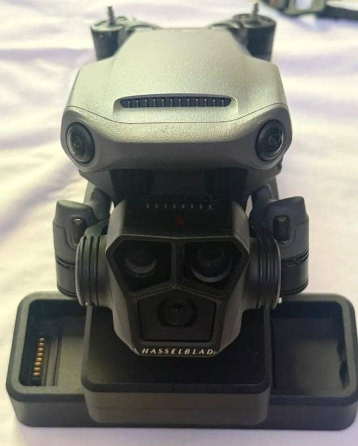 DJI mavic 3 pro 0