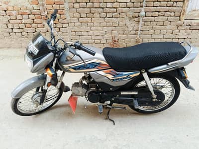 HONDA CD 70 DREAM 25 MODEL SILVER