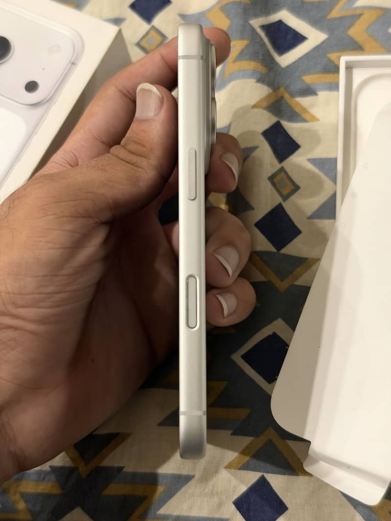 Apple iPhone 17 Pro 4