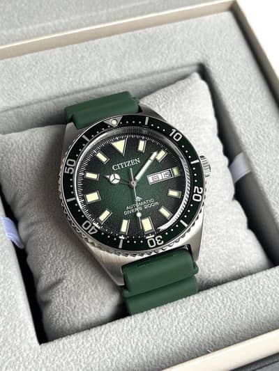 Citizen NY0121