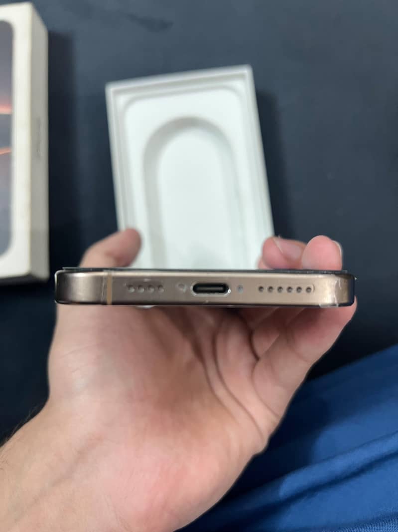 iphone 16 pro max 1