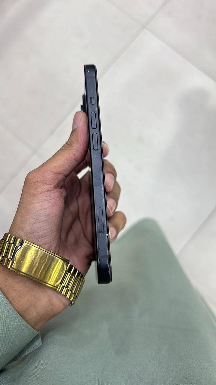 Apple iPhone 15 6