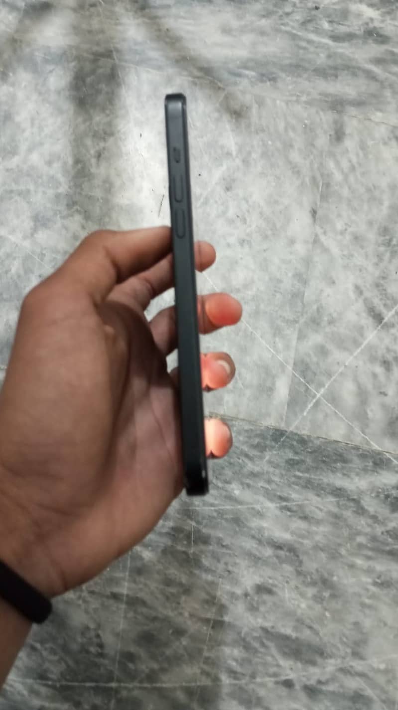 Apple iPhone 15 plus 2