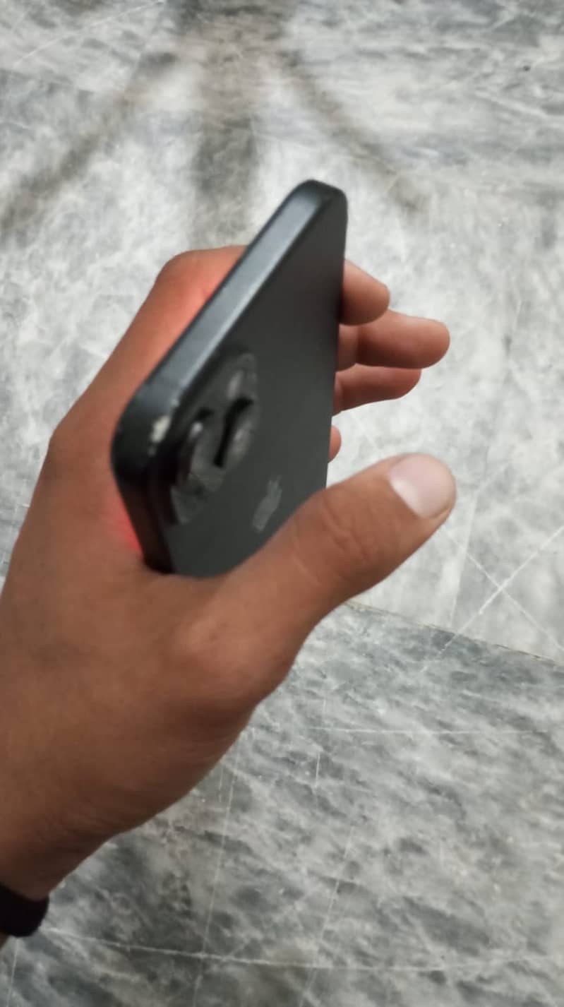 Apple iPhone 15 plus 4
