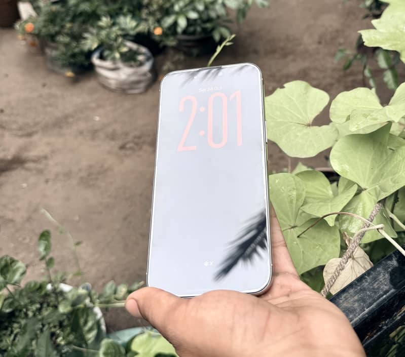 Apple iPhone 15 Pro Max 8