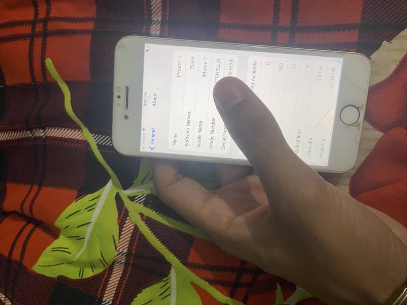 Apple iPhone 7 0