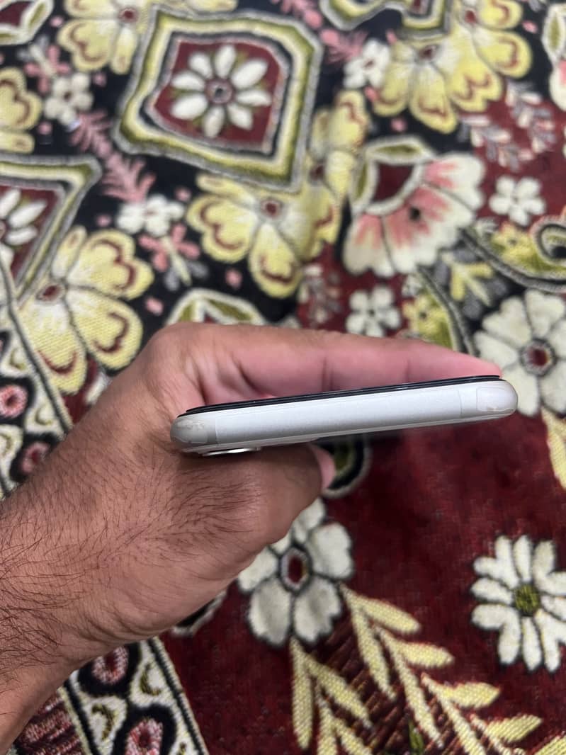 Apple iPhone 11 2