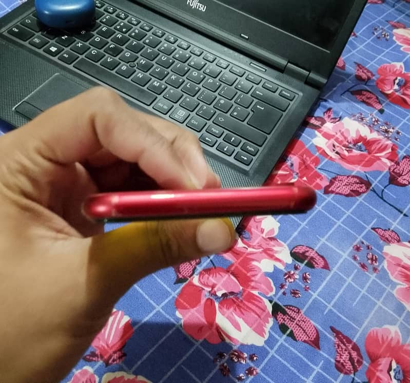 Apple iPhone XR 4