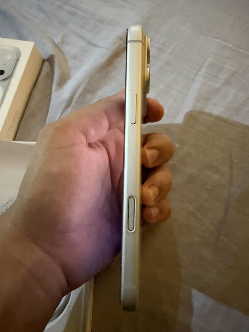 Apple iPhone 17 Pro Max 3