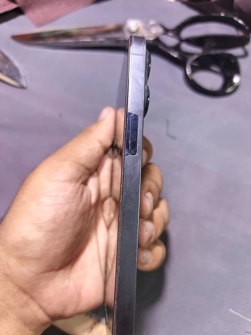 Apple iPhone 13 Pro 1