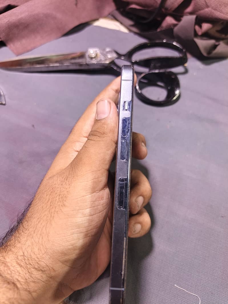 Apple iPhone 13 Pro 2