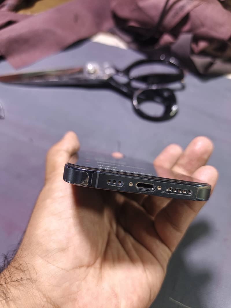 Apple iPhone 13 Pro 4