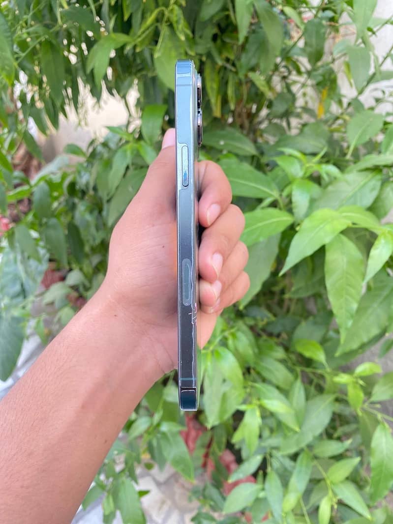 Apple iPhone 13 Pro Max 3