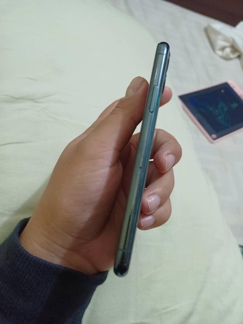 Apple iPhone 11 Pro 3