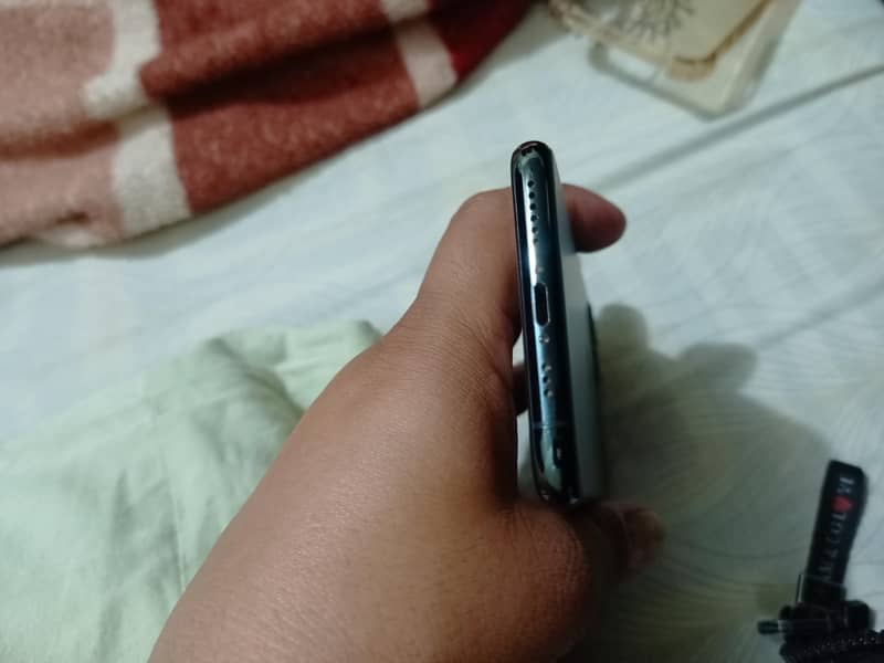 Apple iPhone 11 Pro 7